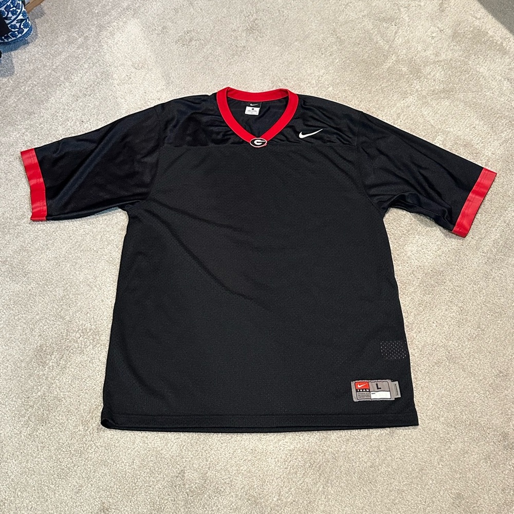 Like NEW!! Nike Black and Red Athletic Jersey